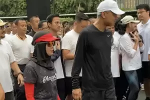 Siti Atikoh Antusias Dampingi Ganjar Pranowo Lari Pagi di CFD Jakarta