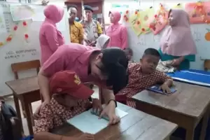 Anak Disabilitas Butuh Perhatian, Ini Provinsi dengan Jumlah Guru SLB Terbanyak dan Paling Sedikit