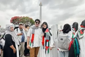 Aksi Bela Palestina, Alvin Faiz dan Henny Rahman Terharu di Tengah Kerumunan Massa