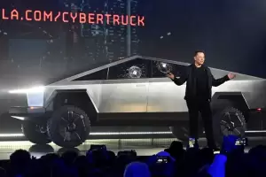Elon Musk Janjikan Tesla Cybertruck Diterima Konsumen 30 November
