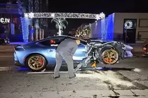 Rusak Parah, Ferrari Rp6,6 Miliar Milik Aktor Black Panther Tabrak Mobil KIA