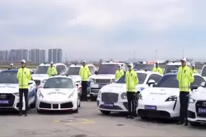 Patroli, Polisi Turki Pakai Ferrari