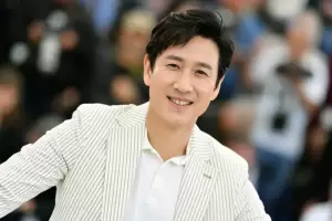 5 Film yang Dibintangi Lee Sun Kyun Semasa Hidup, Parasite Raih Piala Oscar