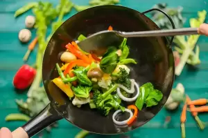 7 Cara Memasak Sayuran Paling Sehat Agar Tidak Kehilangan Nutrisi