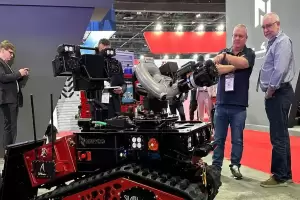 Mirip Tank, Intip Spesifikasi Robot Pemadam Kebakaran yang Menakjubkan