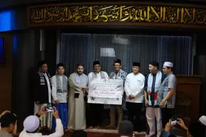 Masjid Raya Bintaro Serahkan Bantuan Kemanusiaan Sebesar Rp100 Juta untuk Palestina