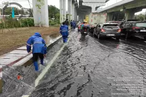Jakarta di Kepung Banjir, DKI Kerahkan Pasukan Biru, Pompa Statis, dan Mobile