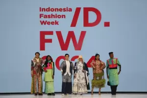 IFW 2024 Perkenalkan Keindahan Wastra Nusantara ke Dunia