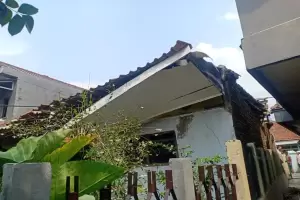 Atap Rumah Warga di Ciomas Bogor Ambruk, 3 Orang Luka-luka