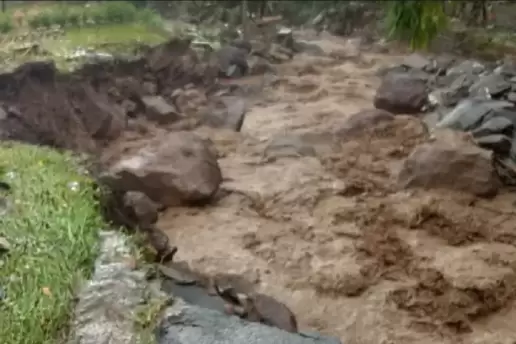Penampakan Banjir Bandang dan Longsor Terjang 2 Kecamatan di Brebes